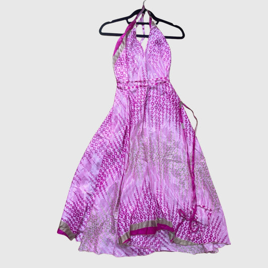 Langes Magic Scarf Dress aus upcyceltem Sari in Rosa, Vorderansicht