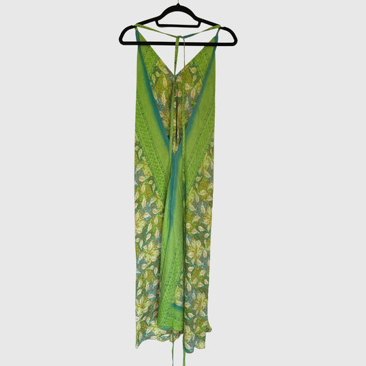 Upcycled Magic Scarf Dress Lang #725 aus Vintage-Sari in Grün – Rückansicht