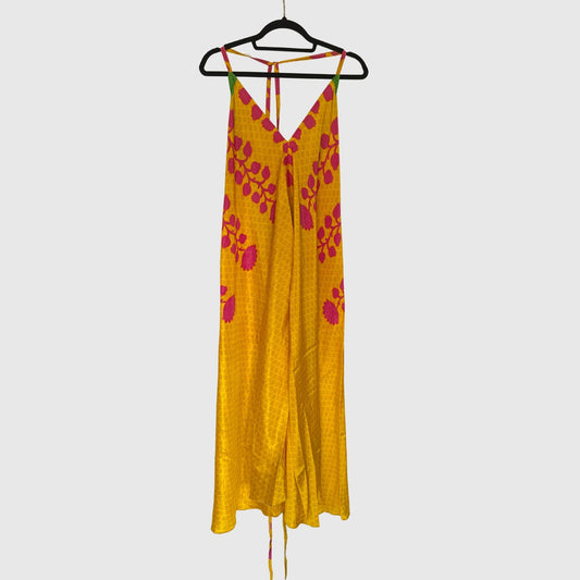 Upcycled Magic Scarf Dress Lang #726 aus Vintage-Sari in Gold & Pink – Vorderansicht