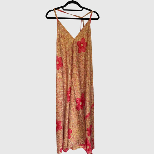 Upcycled Magic Scarf Dress Lang #740 aus Vintage-Sari in Rosa & Rot – Vorderansicht