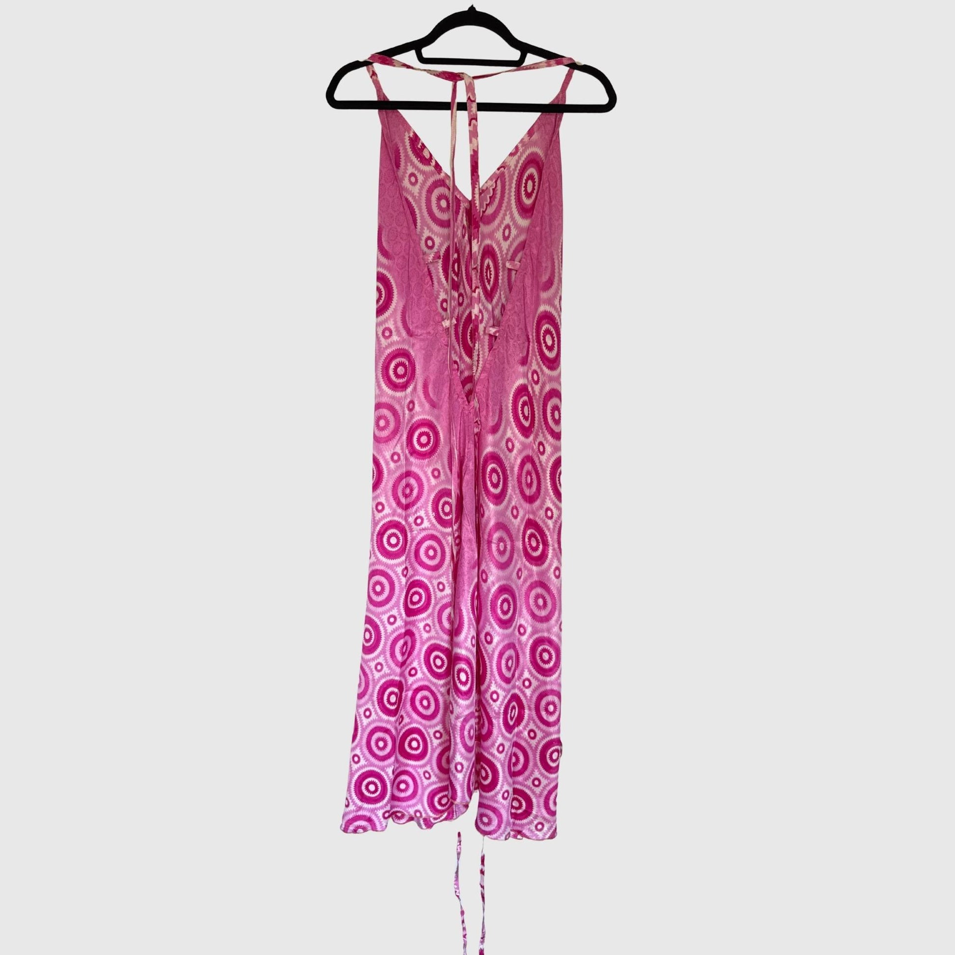 Upcycled Magic Scarf Dress Lang #743 aus Vintage-Sari in Pink & Lila – Rückansicht
