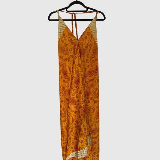 Upcycled Magic Scarf Dress Lang #745 aus Vintage-Sari in Orange – Vorderansicht