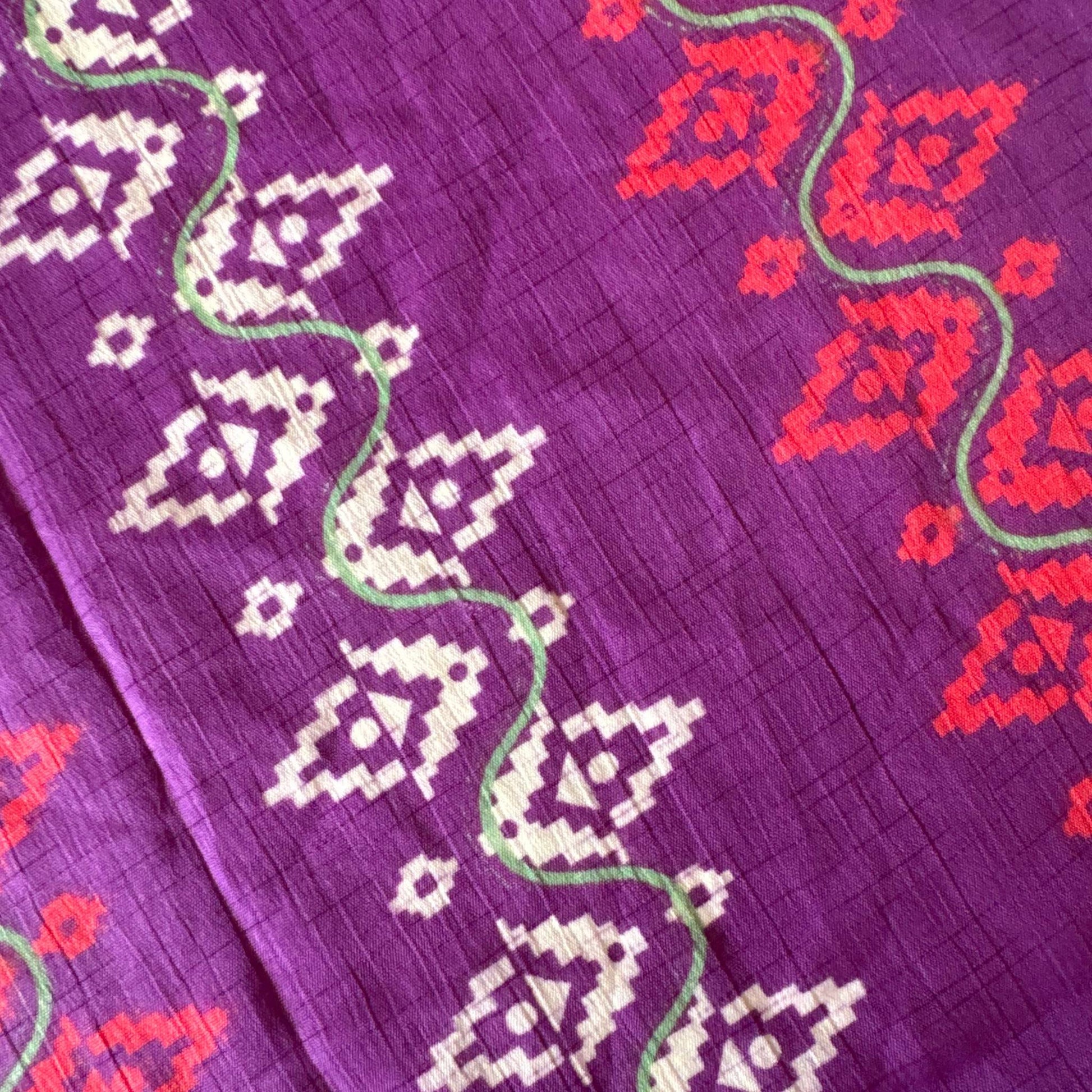 Stoffdetail: upcycelter Sari-Stoff in Pink