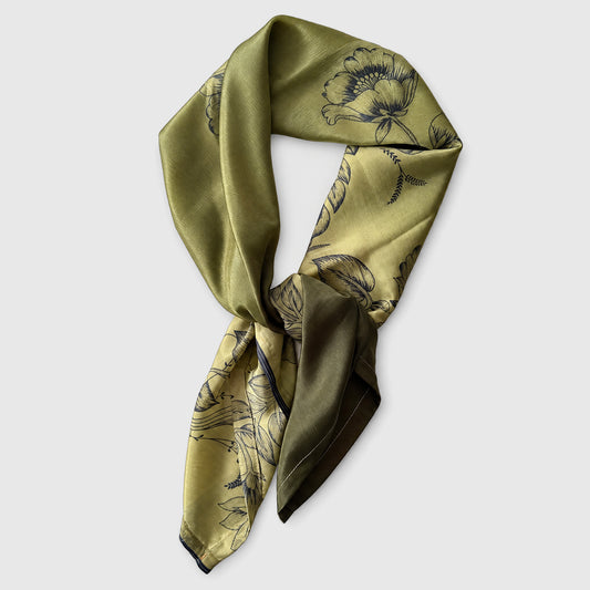 Upcycled Sari-Tuch XL #1200 aus Vintage-Sari in Gold & Creme – gebunden