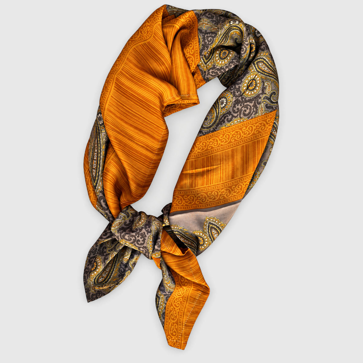 Upcycled Sari-Tuch XL #1215 aus Vintage-Sari in Orange & Grau – gebunden