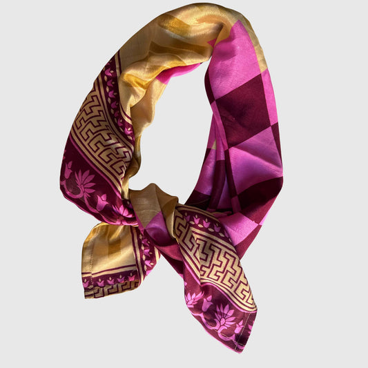 Upcycled Sari-Tuch XL #1238 aus Vintage-Sari in Magenta & Orange – gebunden