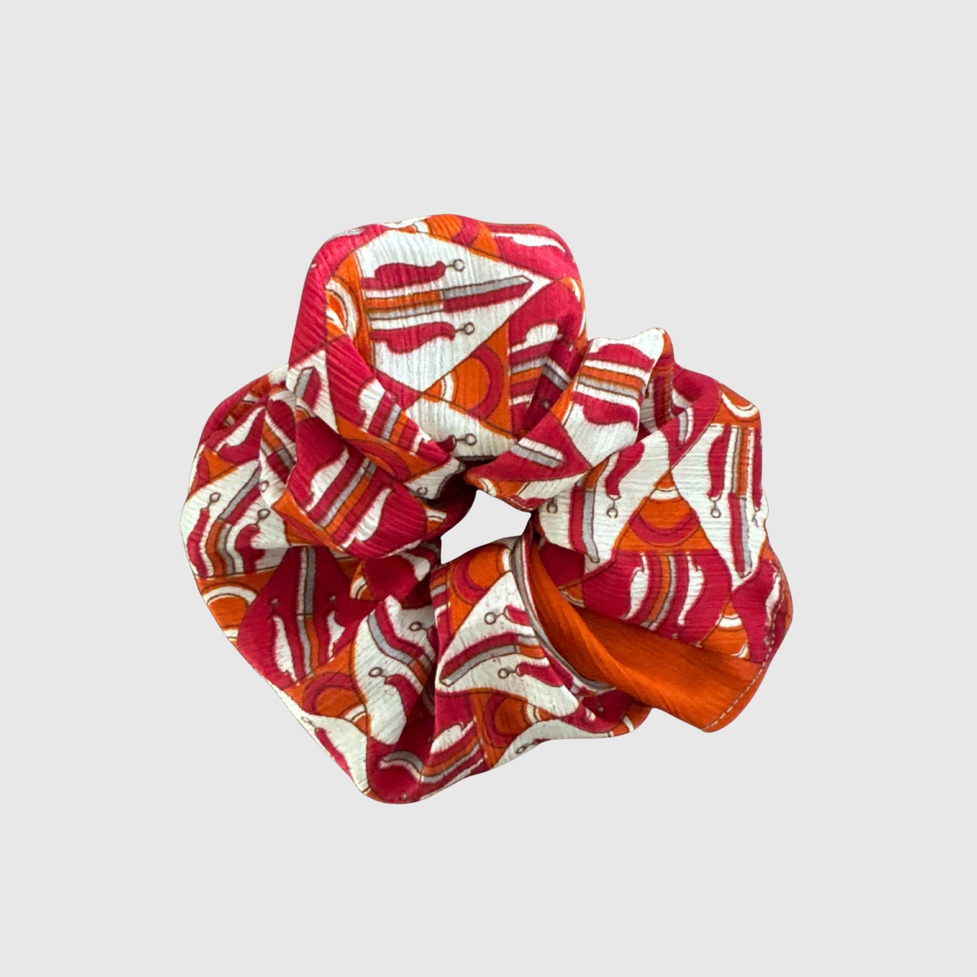 Upcycled Scrunchie #1001 aus Vintage-Sari in Rot