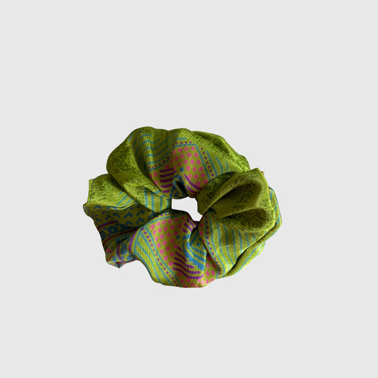 Upcycled Scrunchie #1015 aus Vintage-Sari in Gold & Schwarz