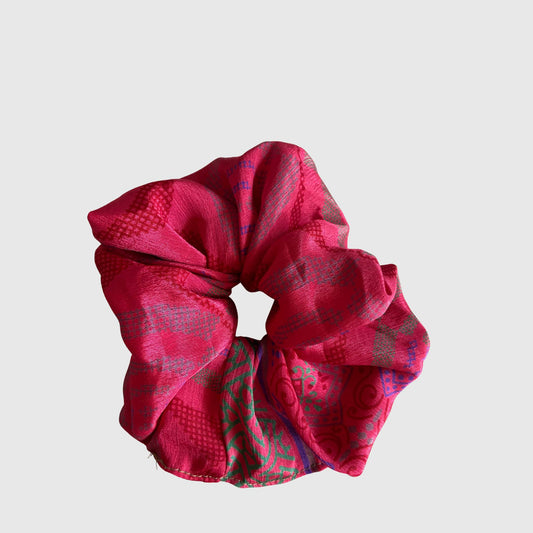 Upcycled Scrunchie #1022 aus Vintage-Sari in Rot