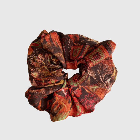 Upcycled Scrunchie #1024 aus Vintage-Sari in Schwarz & Rot