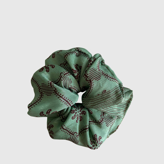 Upcycled Scrunchie #1033 aus Vintage-Sari in Grün & Grau