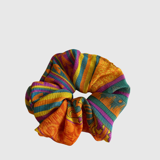 Upcycled Scrunchie #1037 aus Vintage-Sari in Braun & Orange