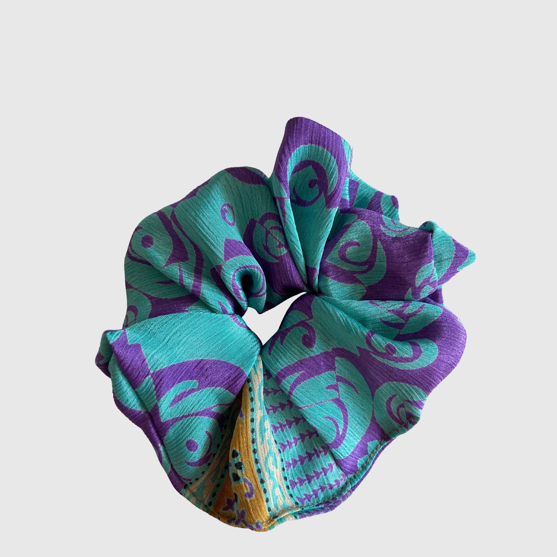 Upcycled Scrunchie #1047 aus Vintage-Sari in Türkis & Grün