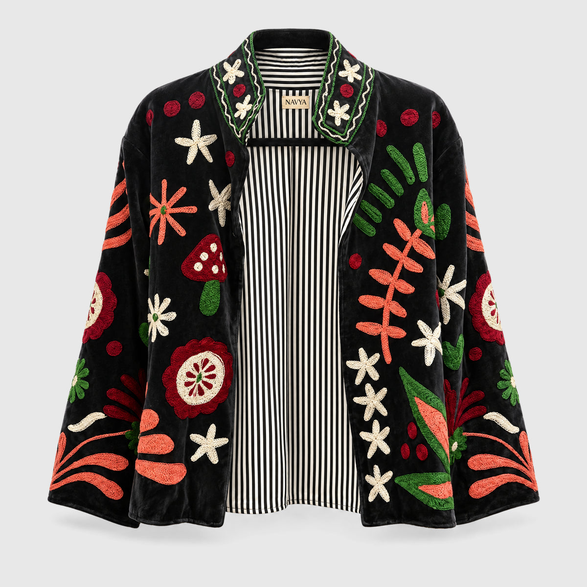 Suzani Velvet Jacket #01 Black Bloom – Samtjacke mit Kettenstich-Stickerei, Vorderansicht