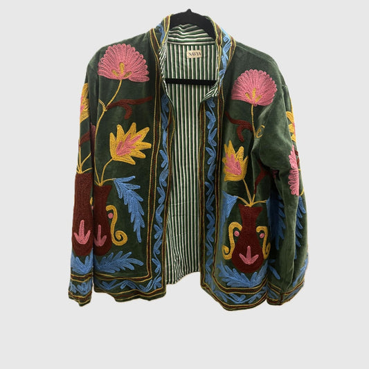 Suzani Velvet Jacket #03 Forest Lotus – handbestickte Samtjacke, Vorderansicht