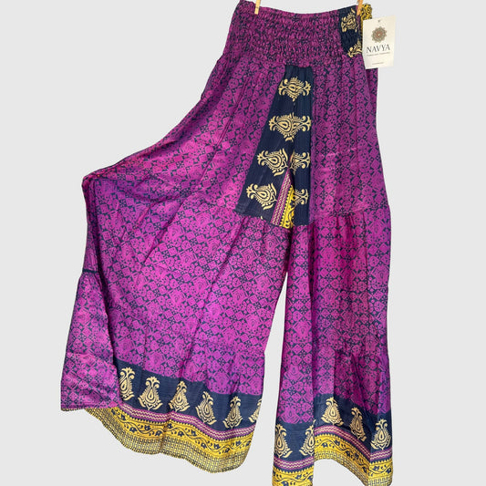 Upcycled Tiered Palazzo Pants #1054 aus Vintage-Sari in Lila & Pink – Vorderansicht