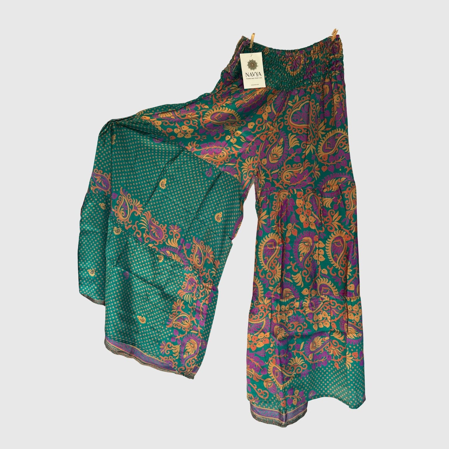 Upcycled Tiered Palazzo Pants #1078 aus Vintage-Sari in Türkis & Rosa – Vorderansicht