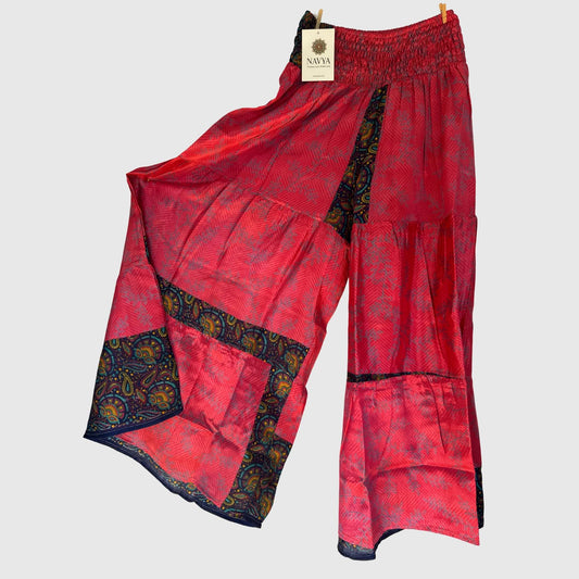 Upcycled Tiered Palazzo Pants #1080 aus Vintage-Sari in Pink & Rot – Vorderansicht
