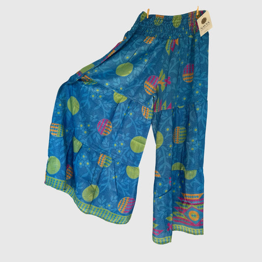Upcycled Tiered Palazzo Pants #1093 aus Vintage-Sari in Blau – Vorderansicht