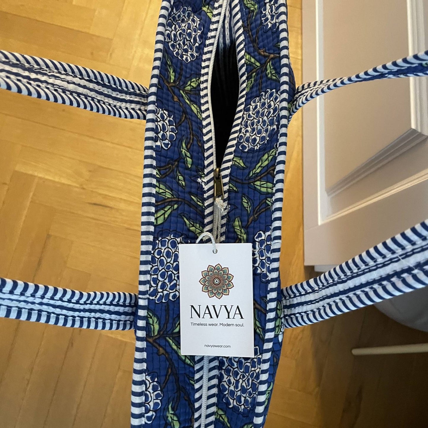 Tote Bag aus Baumwolle in Blau, Reißverschluss – weitere Ansicht