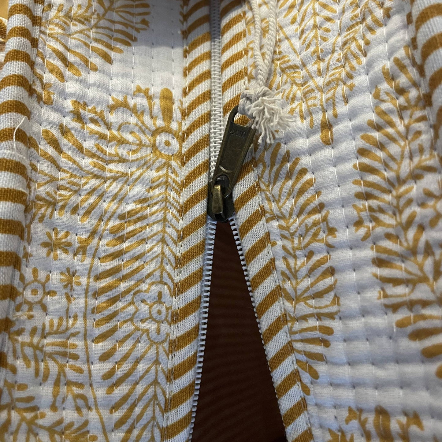 Tote Bag aus Baumwolle in Beige, Reißverschluss – weitere Ansicht