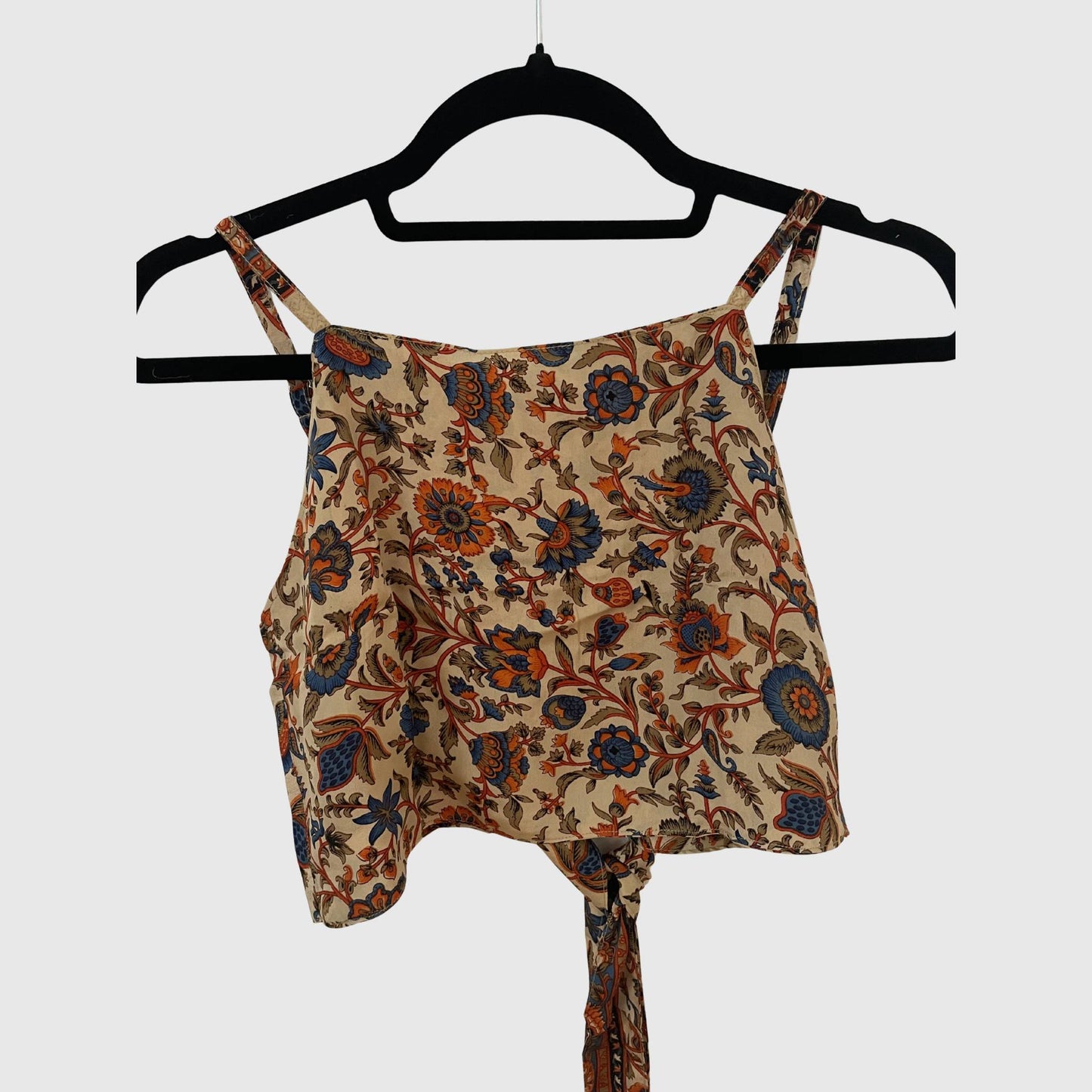 Upcycled Cropped Wickeltop #756 aus Vintage-Sari in Orange und Blau – Vorderansicht
