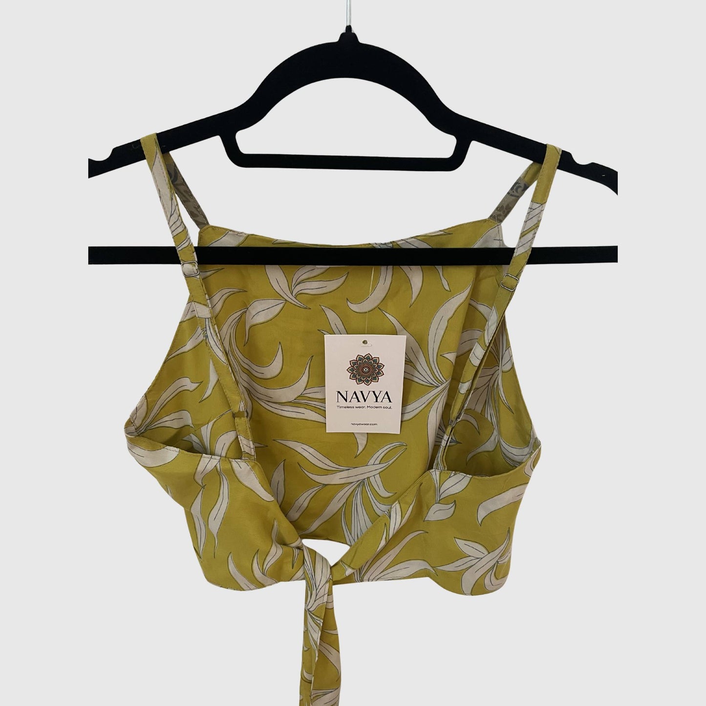 Upcycled Cropped Wickeltop #758 aus Vintage-Sari in Lime – Rückansicht