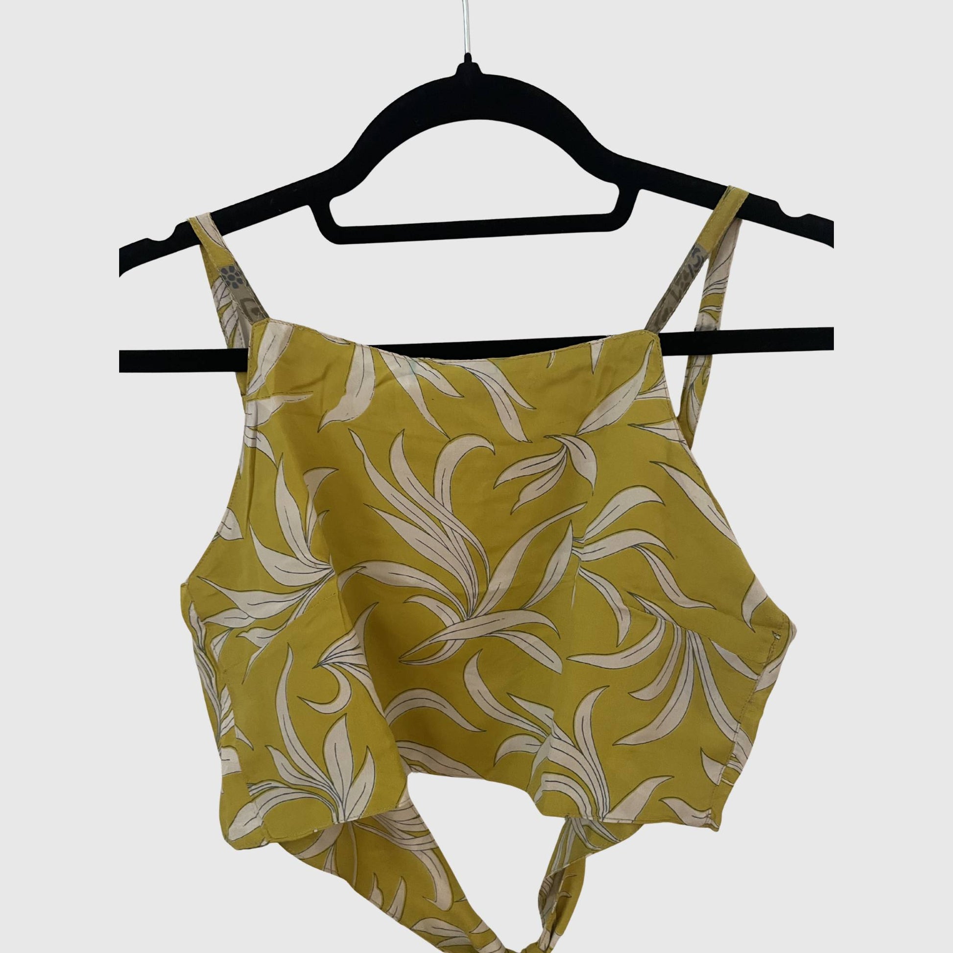 Upcycled Cropped Wickeltop #758 aus Vintage-Sari in Lime – Vorderansicht