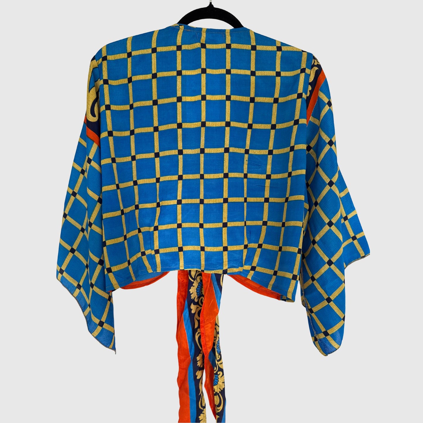 Upcycled Wickelbluse #905 aus Vintage-Sari in Blau – Rückansicht
