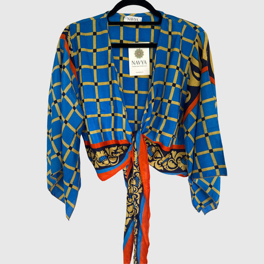 Upcycled Wickelbluse #905 aus Vintage-Sari in Blau – Vorderansicht