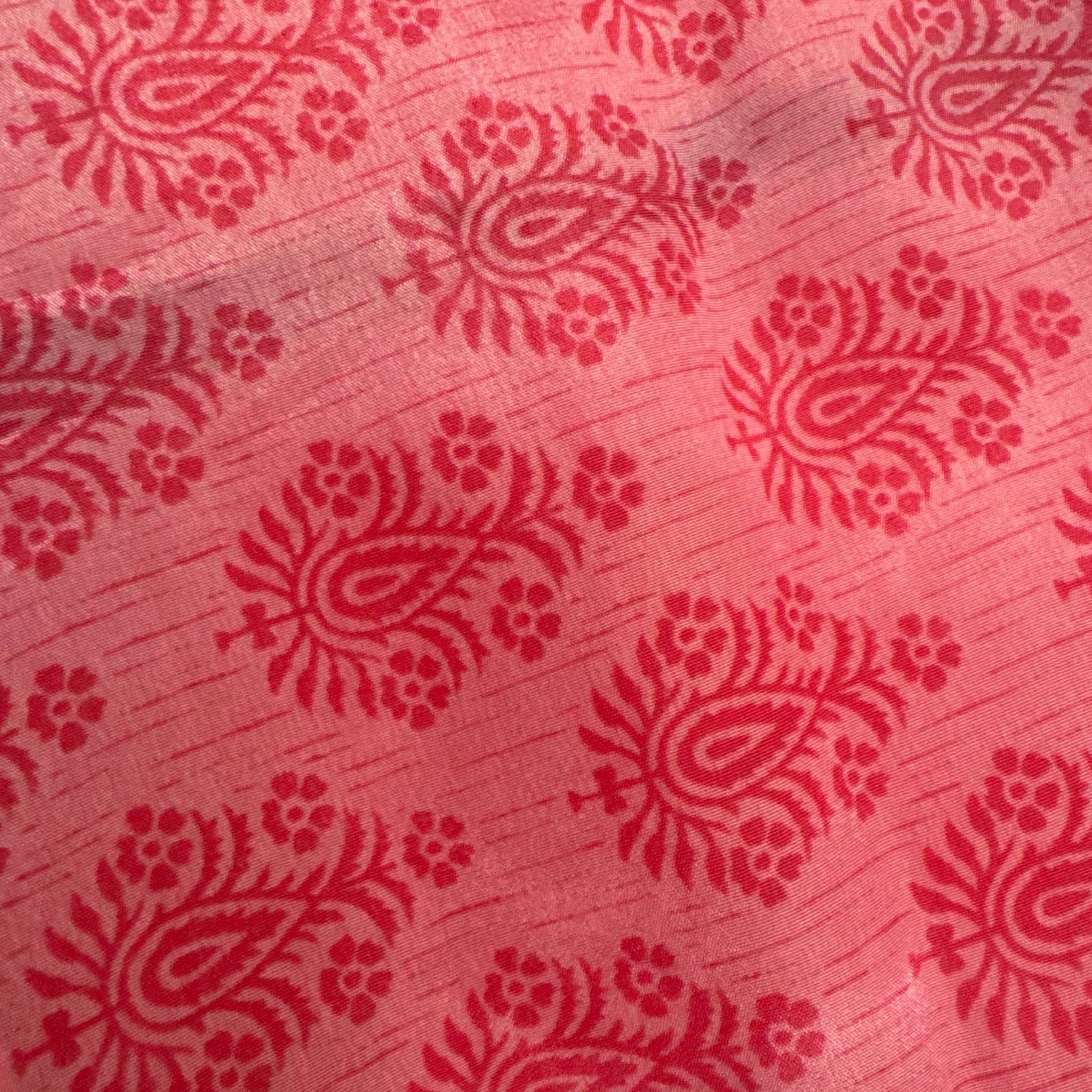 Upcycled Wickelbluse #906 aus Vintage-Sari in Rosa – Detailansicht
