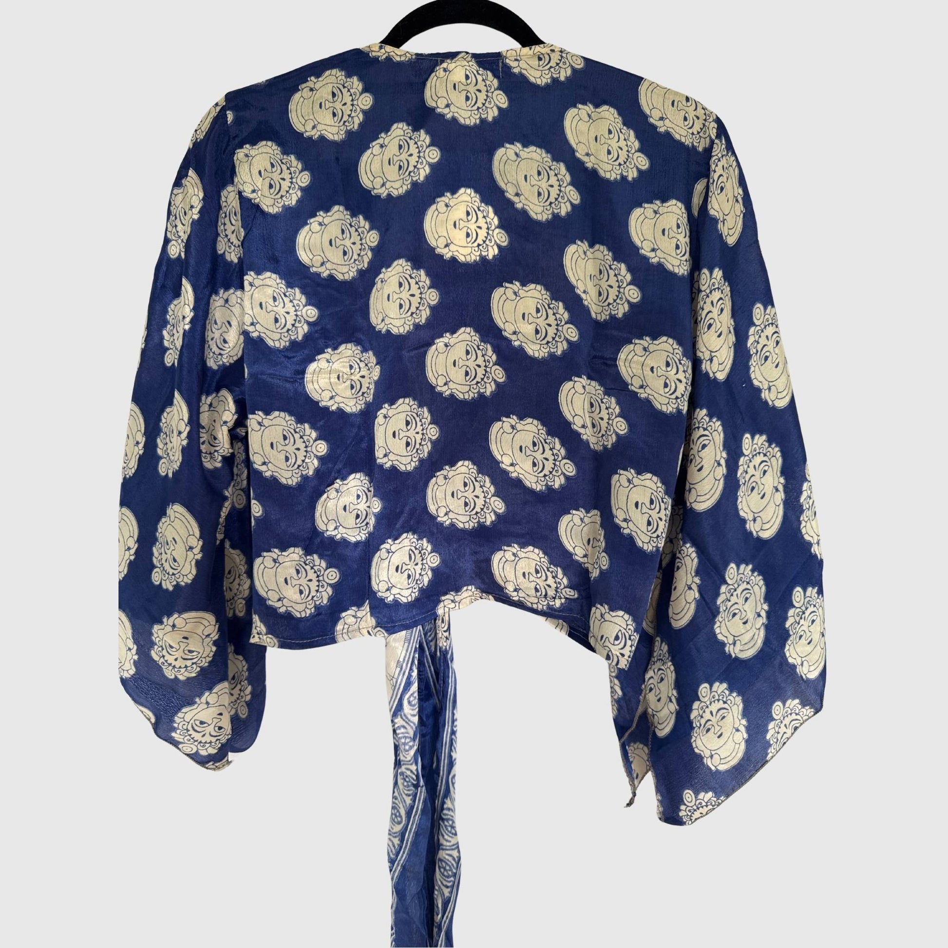 Upcycled Wickelbluse #914 aus Vintage-Sari in Blau – Rückansicht