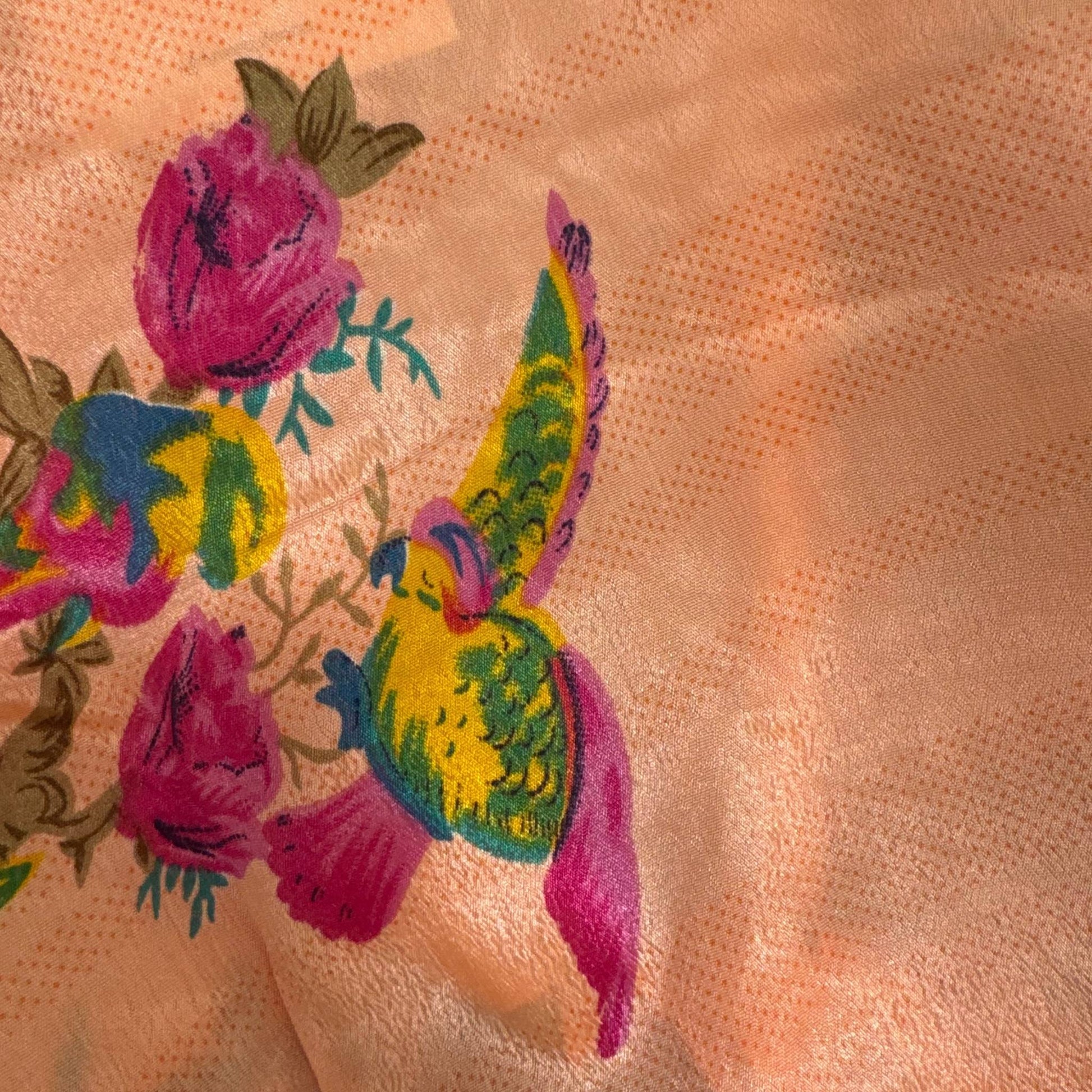 Upcycled Wickelbluse #915 aus Vintage-Sari in Orange – Detailansicht