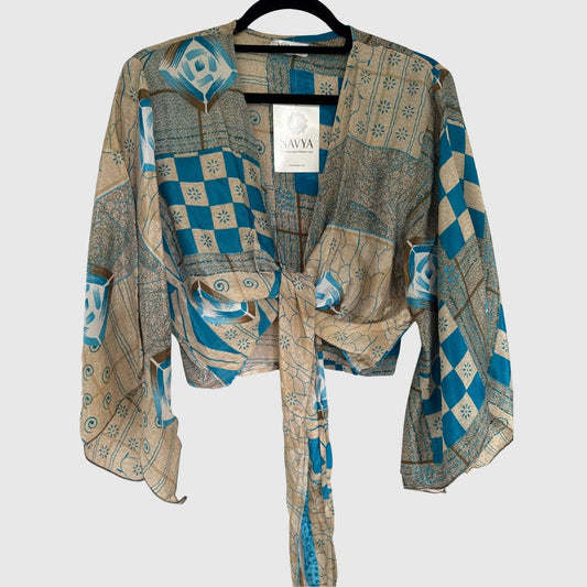 Upcycled Wickelbluse #917 aus Vintage-Sari in Beige – Vorderansicht