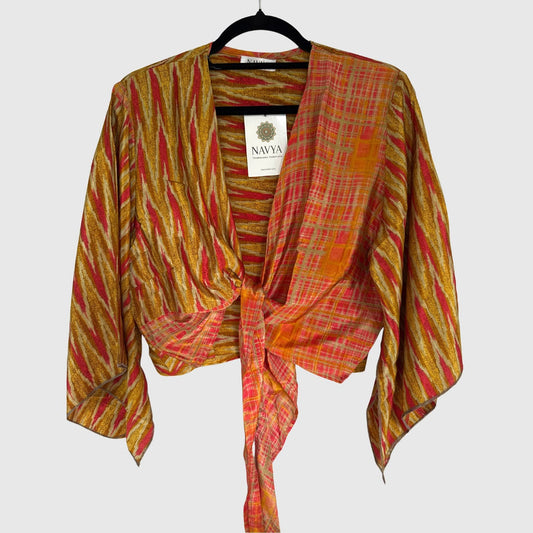 Upcycled Wickelbluse #918 aus Vintage-Sari in Orange – Vorderansicht