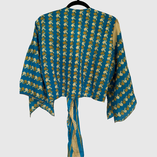 Upcycled Wickelbluse #921 aus Vintage-Sari in Türkis – Rückansicht