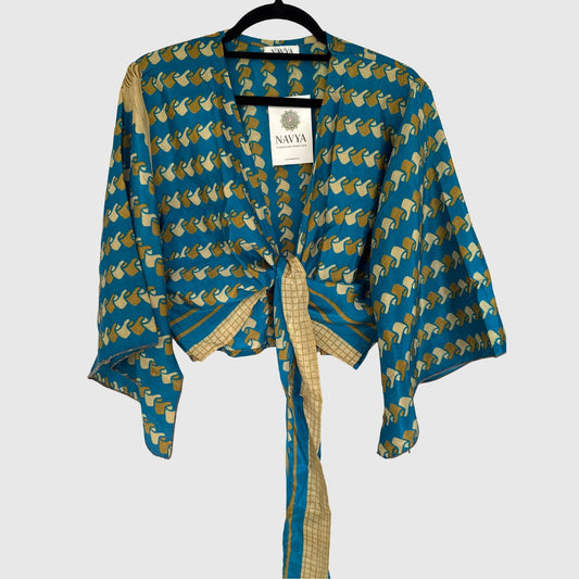 Upcycled Wickelbluse #921 aus Vintage-Sari in Türkis – Vorderansicht