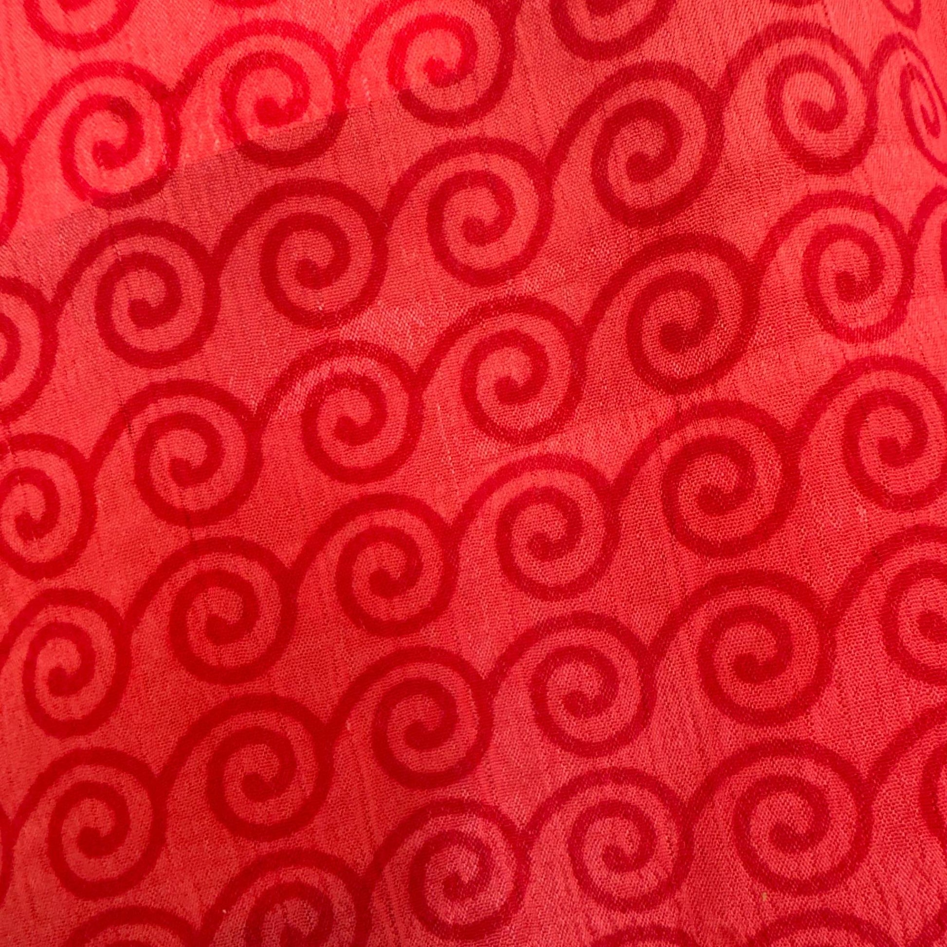 Upcycled Wickelbluse #922 aus Vintage-Sari in Rot – Detailansicht