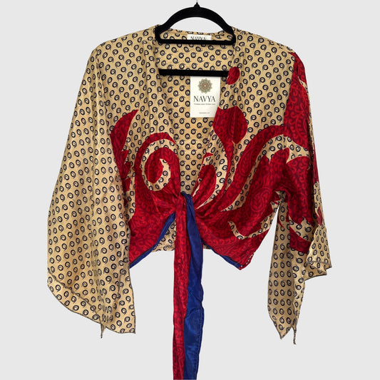 Upcycled Wickelbluse #925 aus Vintage-Sari in Beige & Braun – Vorderansicht