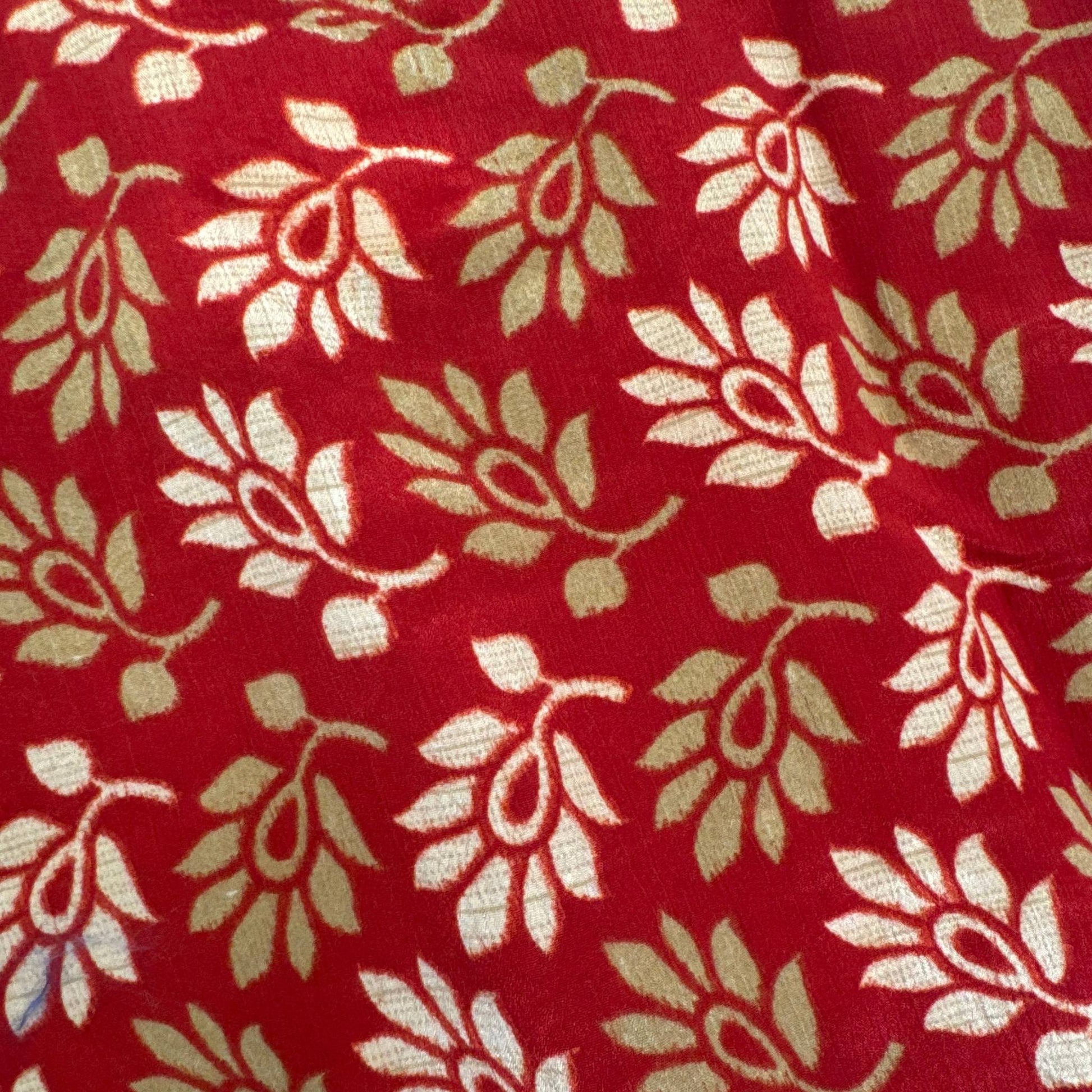 Upcycled Wickelbluse #927 aus Vintage-Sari in Rot & Orange – Detailansicht