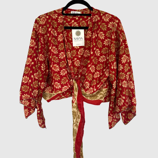 Upcycled Wickelbluse #927 aus Vintage-Sari in Rot & Orange – Vorderansicht