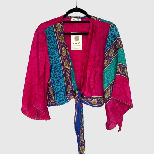 Upcycled Wickelbluse #928 aus Vintage-Sari in Pink & Lila – Vorderansicht