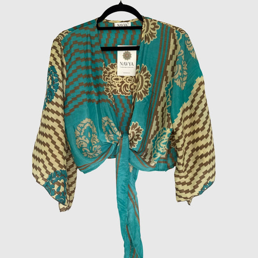 Upcycled Wickelbluse #931 aus Vintage-Sari in Türkis, Gelb & Braun – Vorderansicht