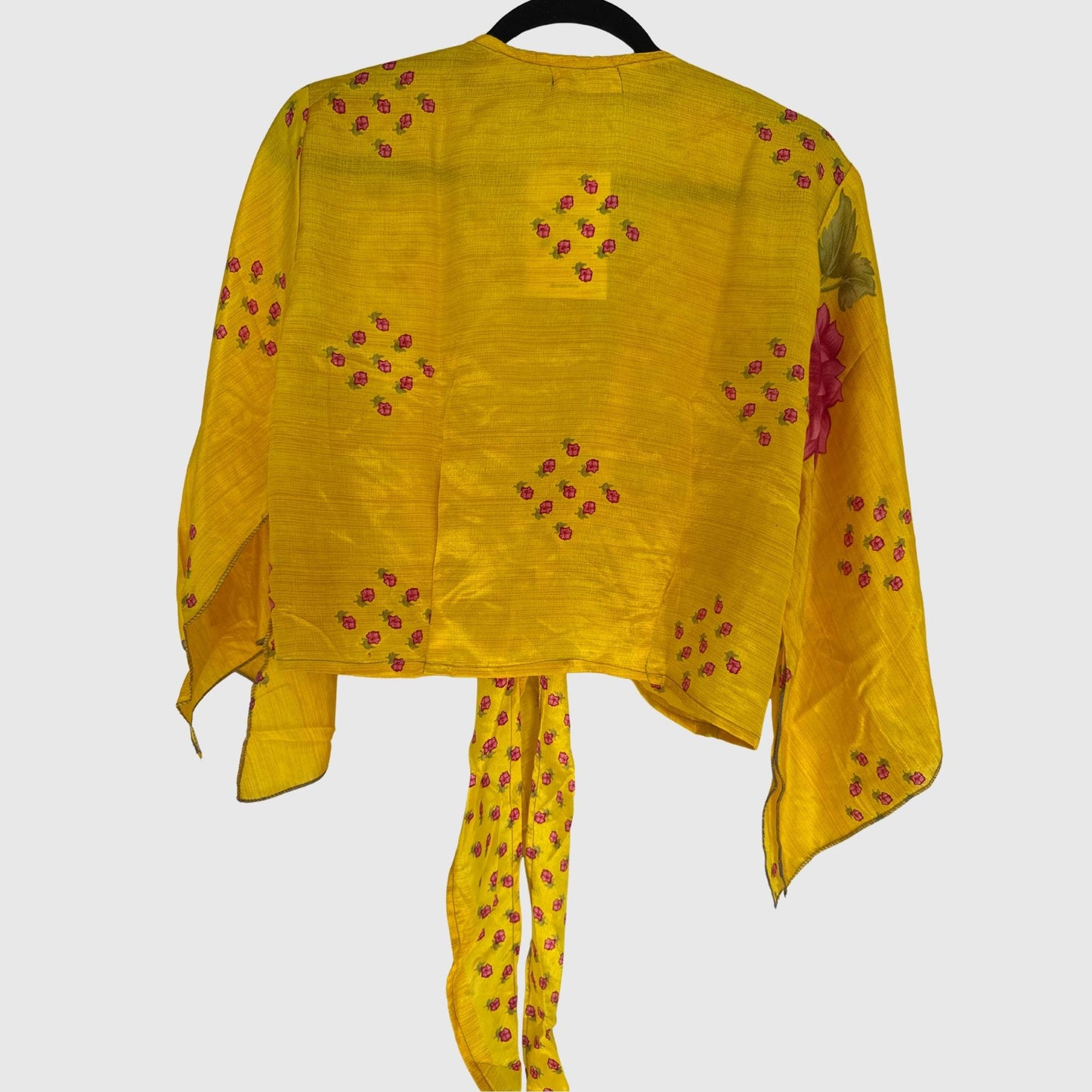 Upcycled Wickelbluse #932 aus Vintage-Sari in Gold & Orange – Rückansicht