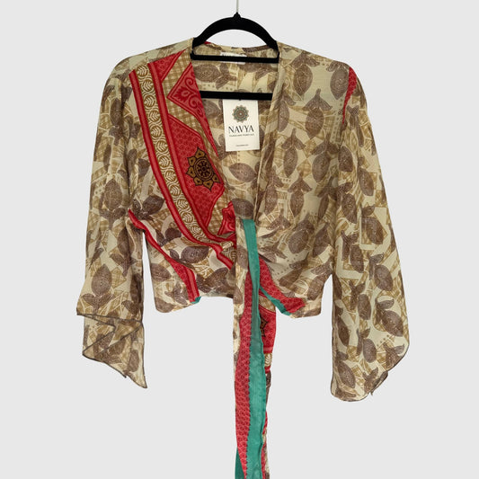 Upcycled Wickelbluse #934 aus Vintage-Sari in Beige & Braun – Vorderansicht