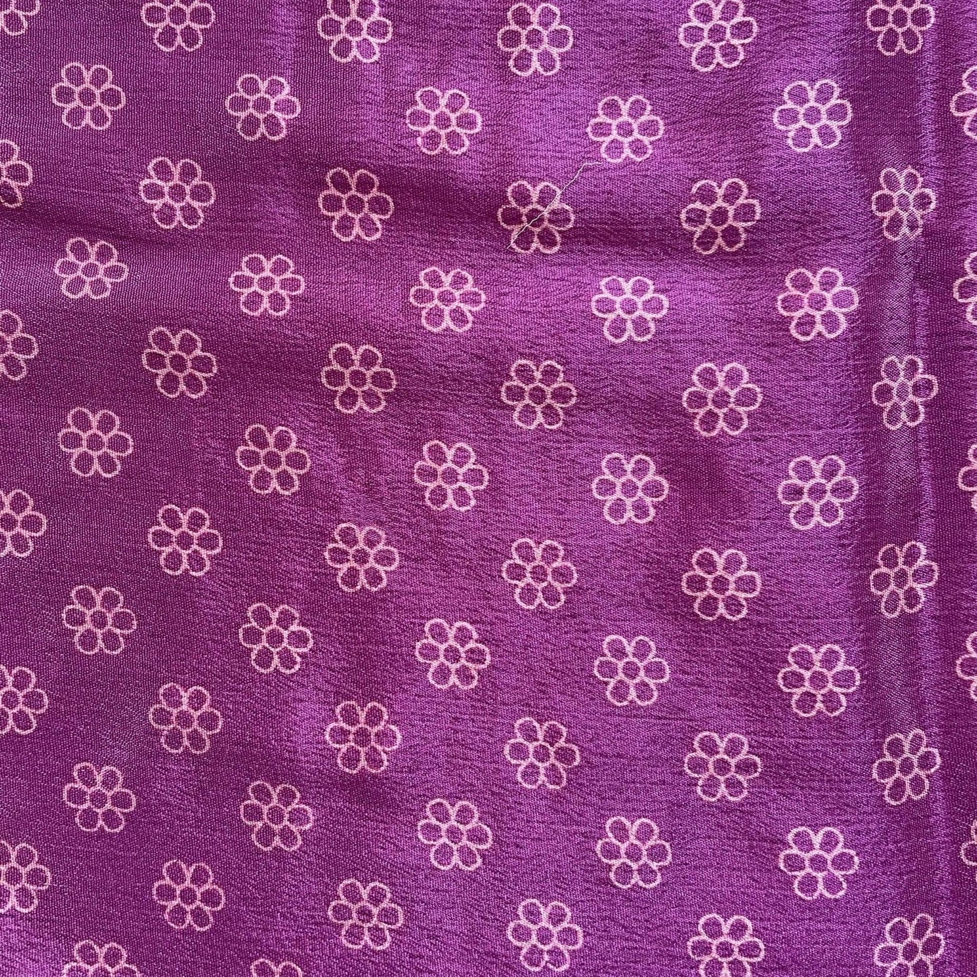 Stoffdetail: upcycelter Sari-Stoff in Lila