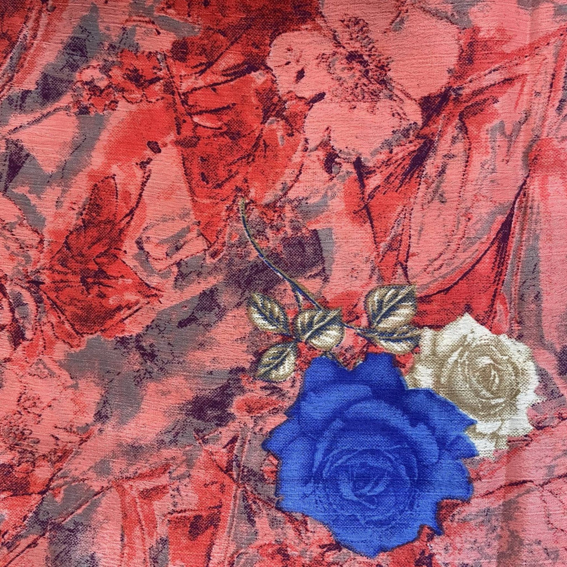 Stoffdetail: upcycelter Sari-Stoff in Rot