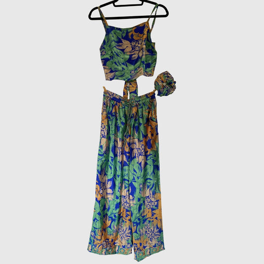 Upcycled Set aus Wickeltop und Palazzo-Hose aus Sari-Stoff in Blau & Türkis, Vorderansicht