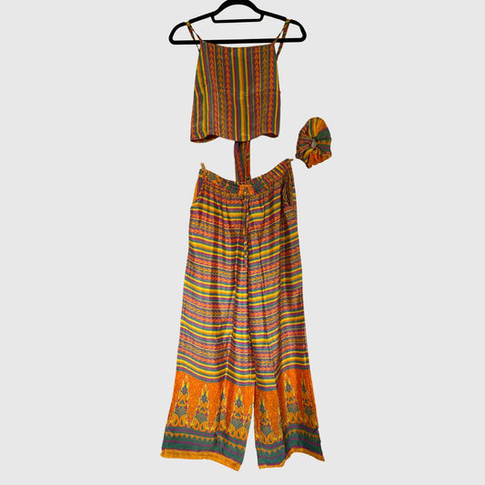 Upcycled Set aus Wickeltop und Palazzo-Hose aus Sari-Stoff in Bunt, Vorderansicht