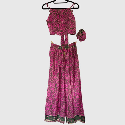 Upcycled Set aus Wickeltop und Palazzo-Hose aus Sari-Stoff in Magenta, Vorderansicht